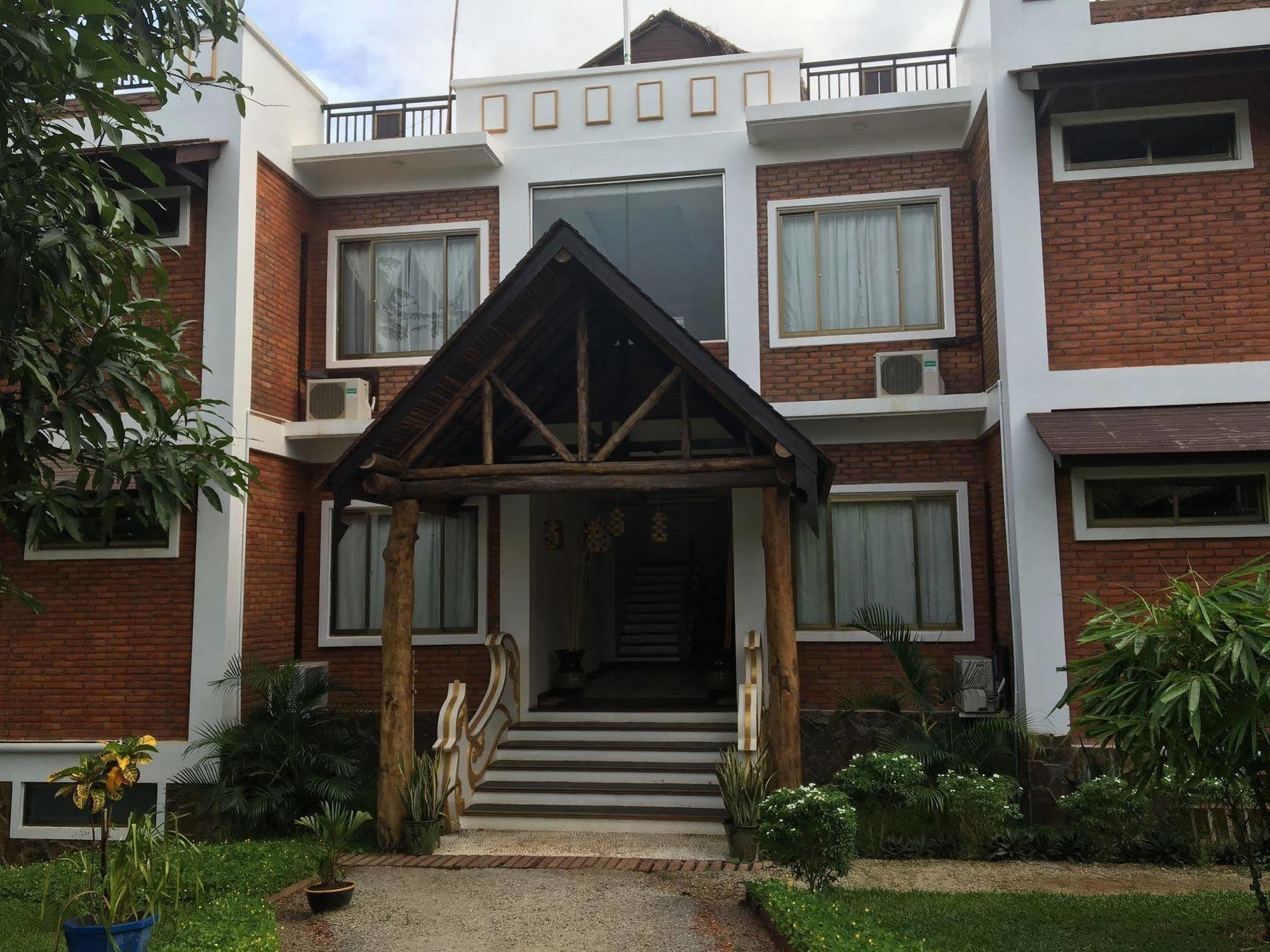 Hotel Queen Jamadevi Mawlamyine Exterior foto
